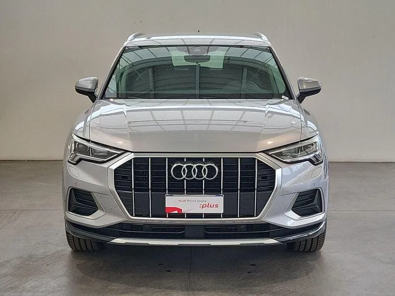 AUDI Q3 35 TDI S tronic Business Advanced Image 2