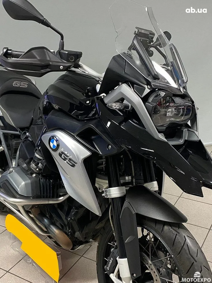 BMW R Image 4